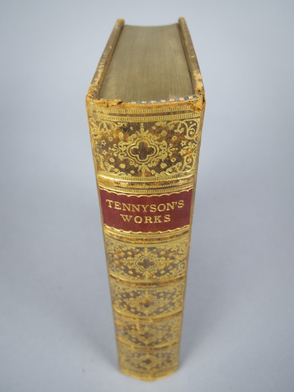 1919 The Works Of Alfred Lord Tennyson In One Volume. Fine Binding. View II