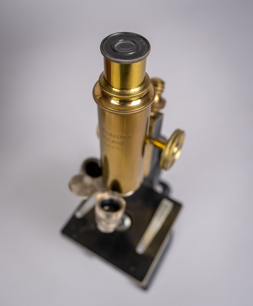 F. Koristka Milano Monocular Microscope (No. 30671) With Slides, Mahogany Case & Key, c.1920. View IV
