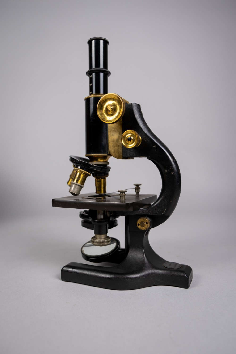 Spencer, Buffalo, USA Monocular Microscope With Lenses & Fitted Case, c.1920s. View V