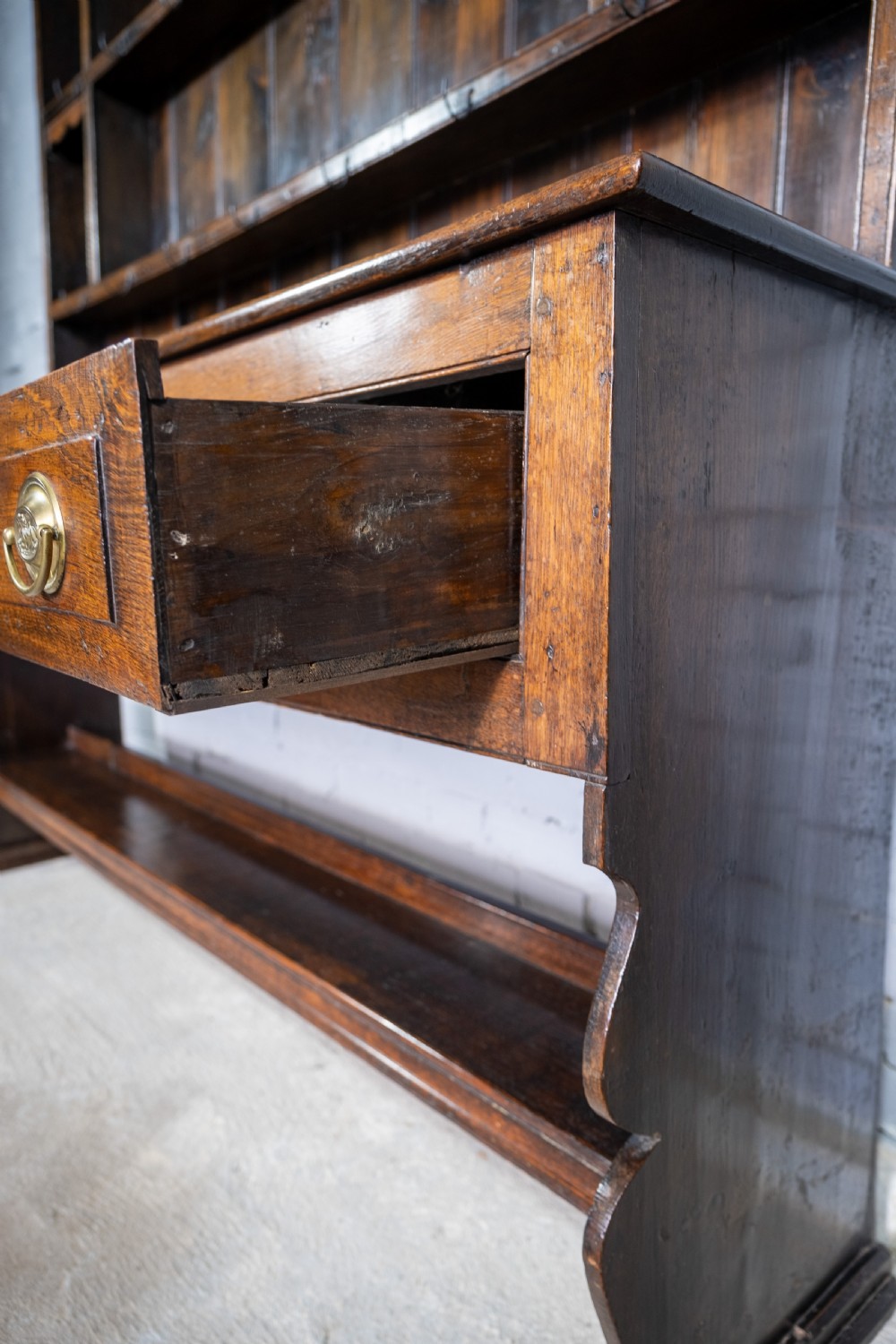 George III Period English Oak Dresser With Rack. View VIII