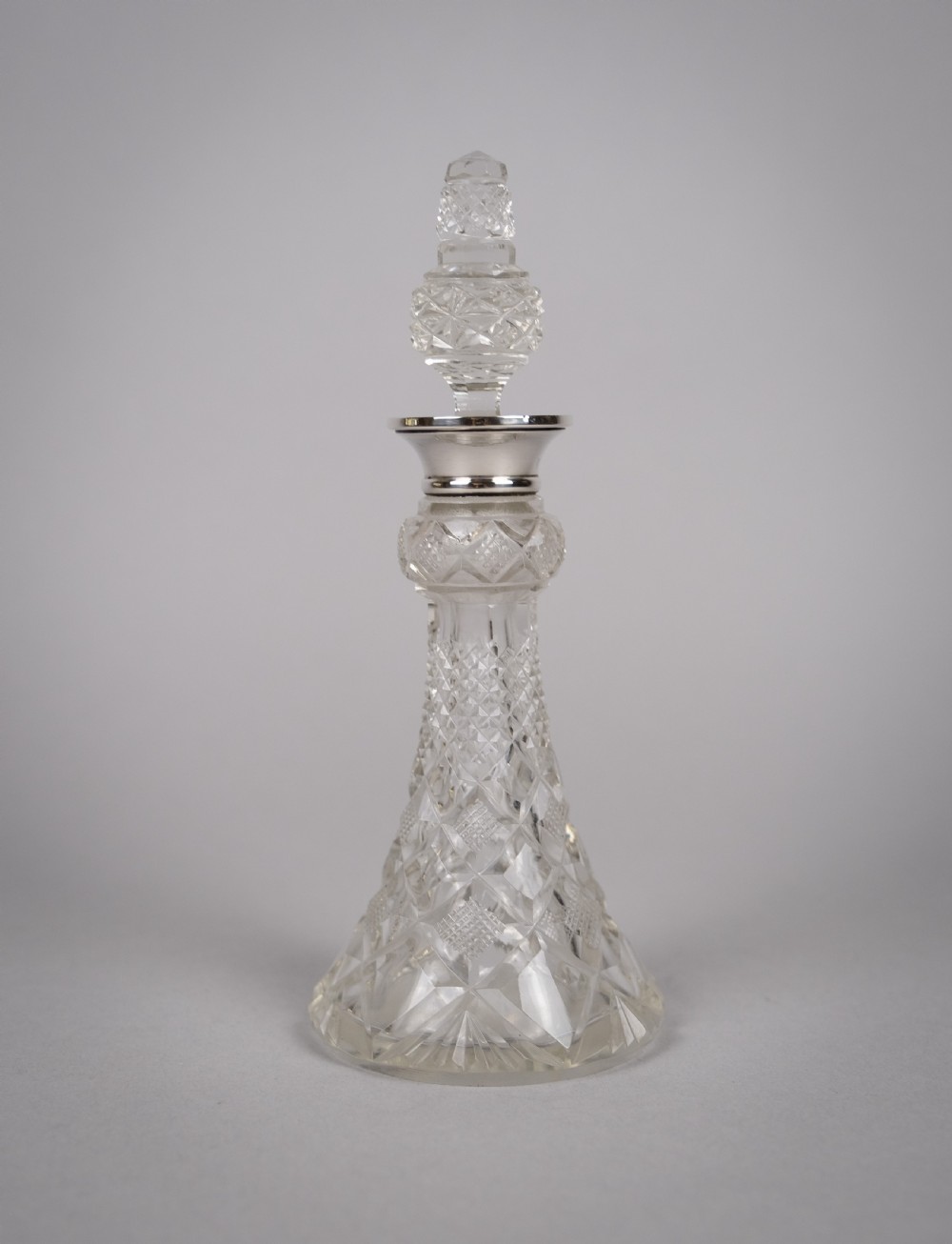 Sterling Silver & Cut Glass Scent Bottle by Wolfsky & Co, London, 1924. View VI