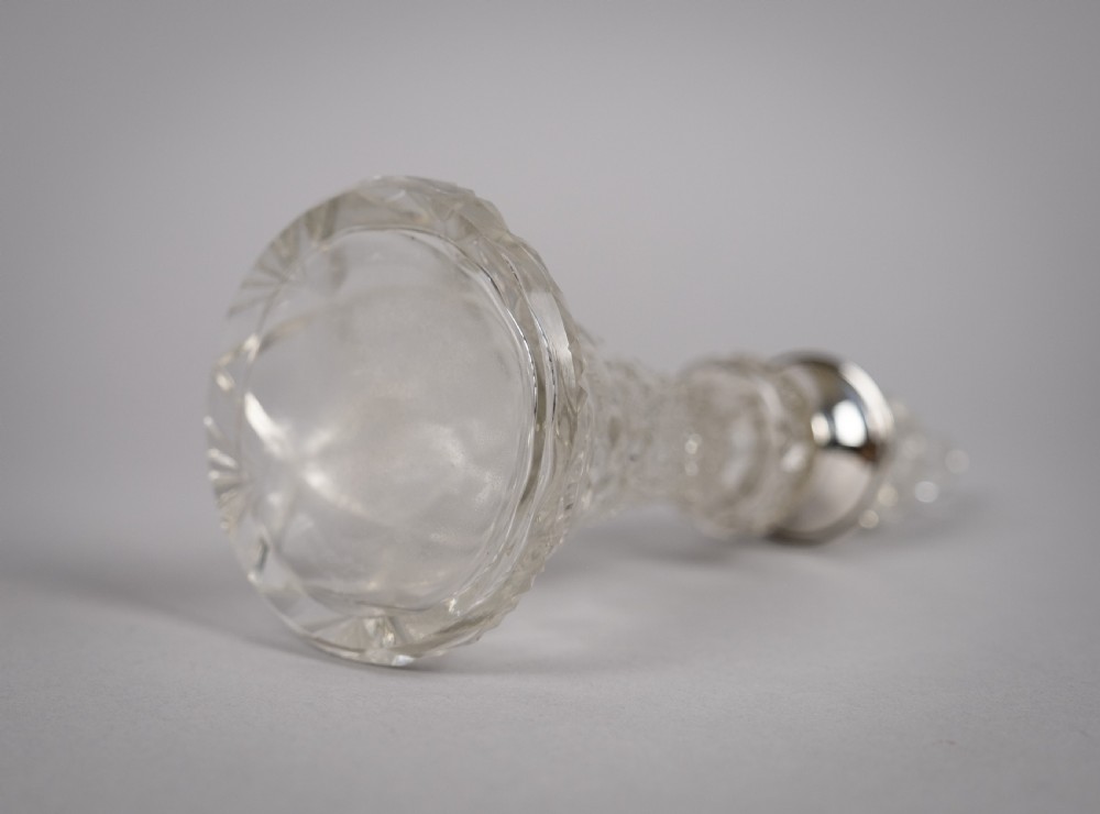Sterling Silver & Cut Glass Scent Bottle by Wolfsky & Co, London, 1924. View VII