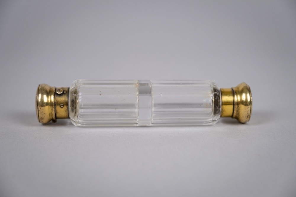 Rare Silver Gilt Double Ended Scent Bottle By John Harris, London, 1857. View III
