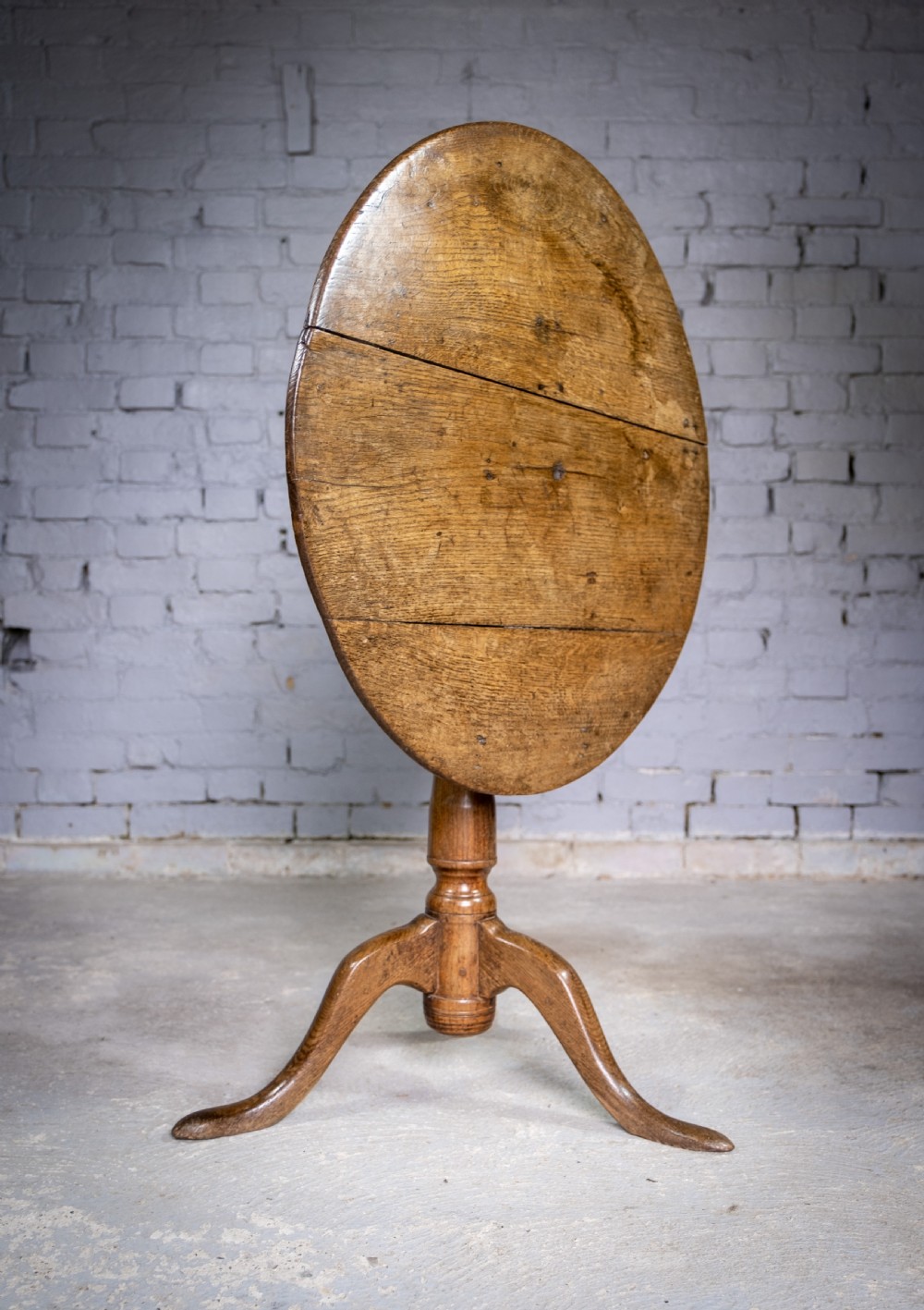 George II Provincial Oak Bird Cage Tilt Top Table, c.1740. View IV