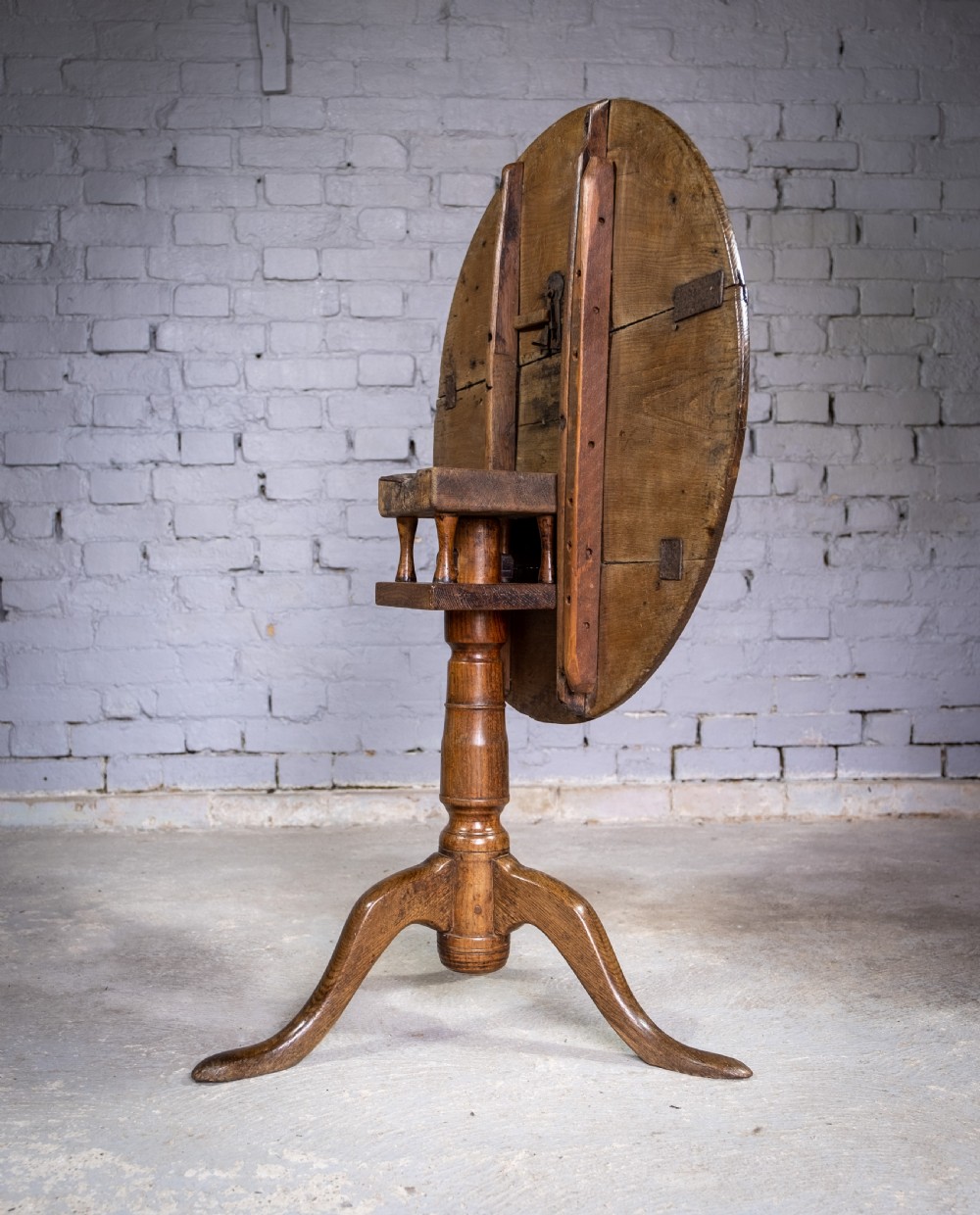 George II Provincial Oak Bird Cage Tilt Top Table, c.1740. View V
