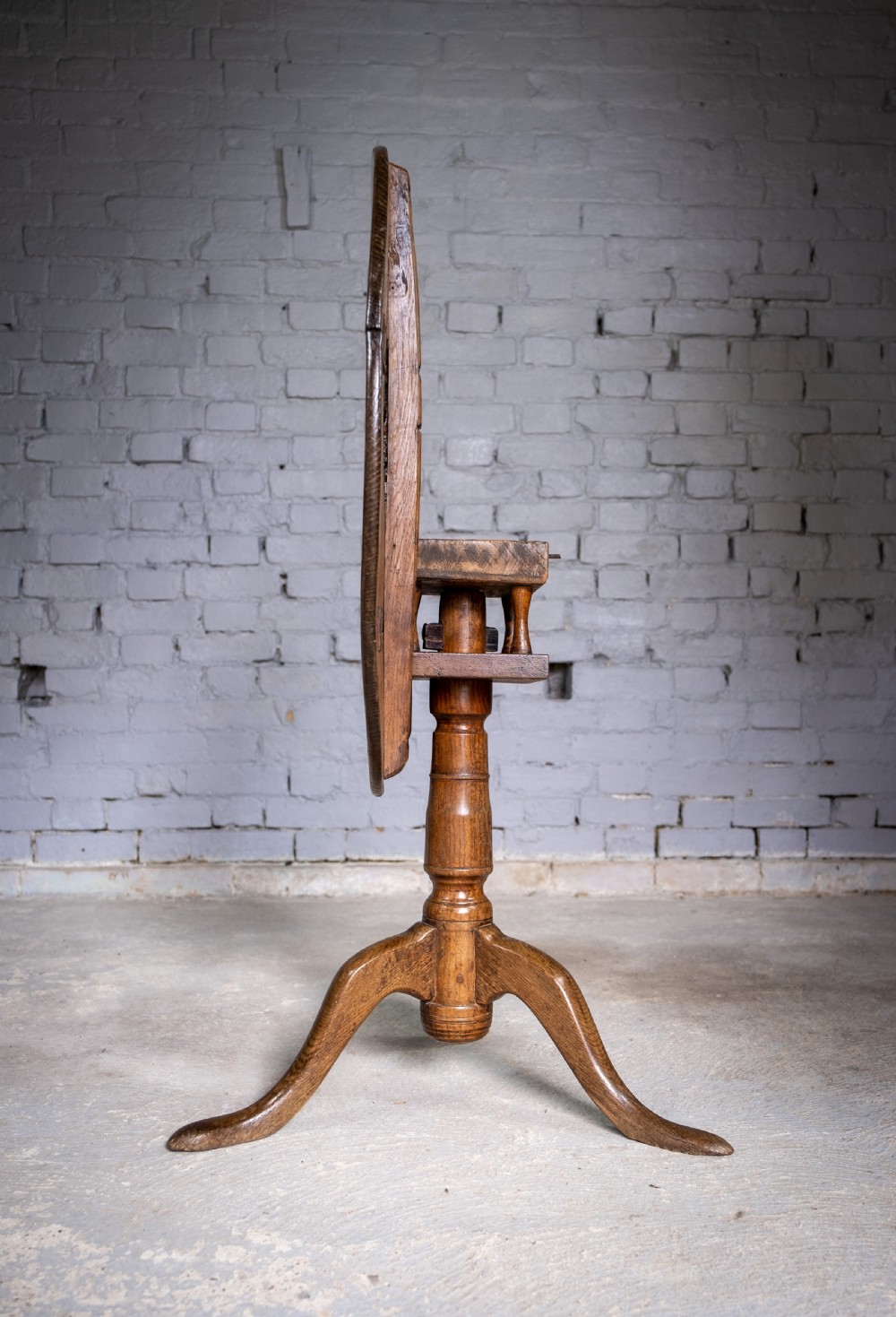 George II Provincial Oak Bird Cage Tilt Top Table, c.1740. View VII