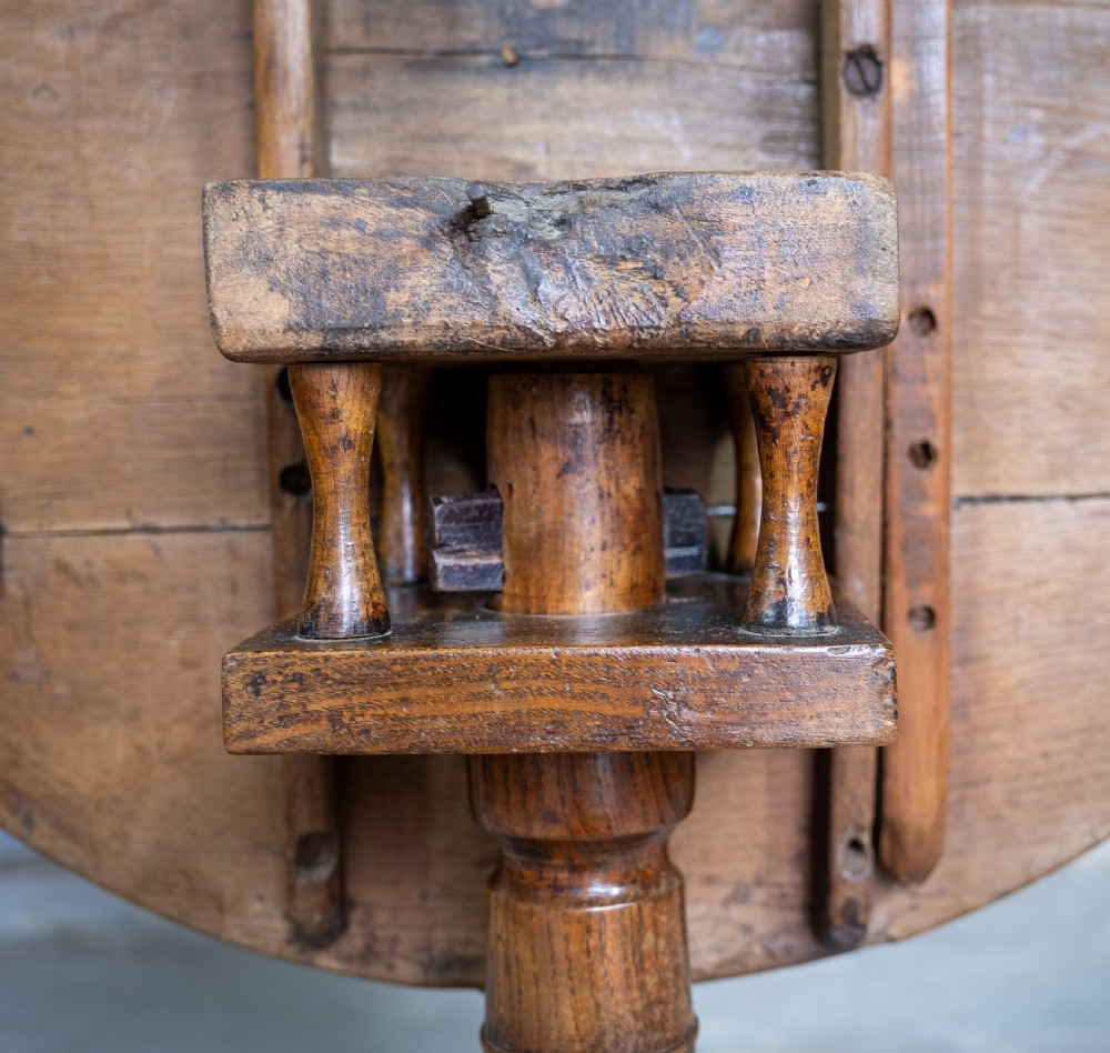 George II Provincial Oak Bird Cage Tilt Top Table, c.1740. View VIII