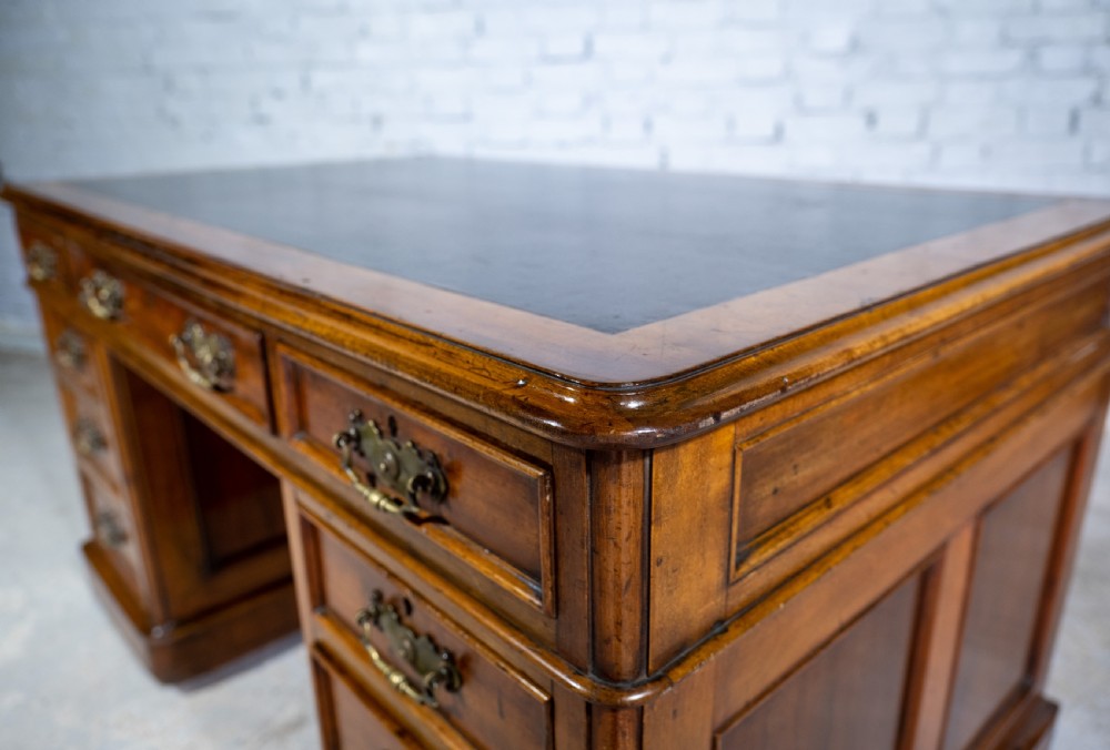 Newson & Co London 19th Century Mahogany Pedestal Desk View VII