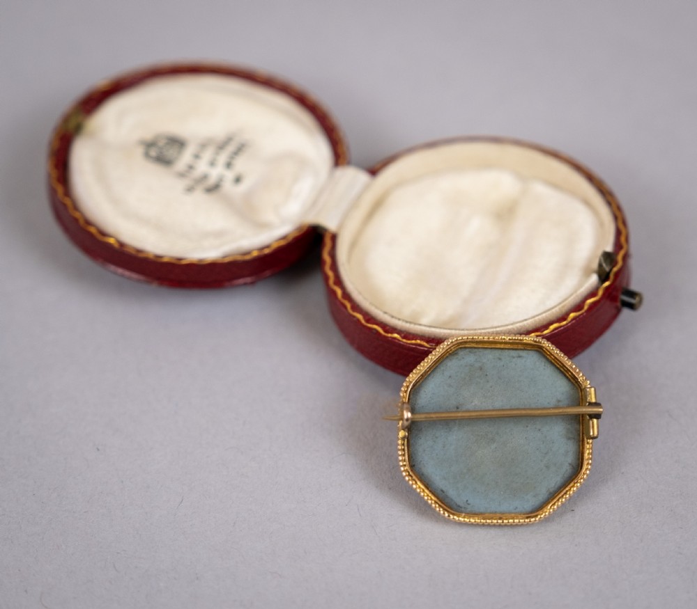 Georgian Wedgwood Blue Jasparware 9 Carat Gold Mounted Brooch In Case. View V