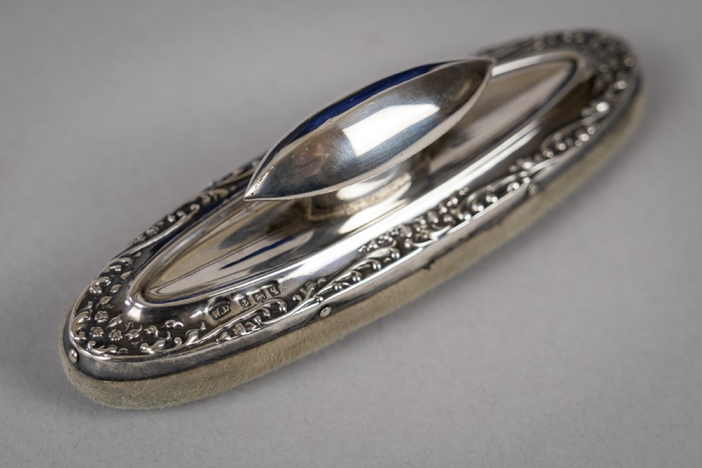 Sterling Silver Manicure Set by William Devenport, Birmingham, 1915. View VIII