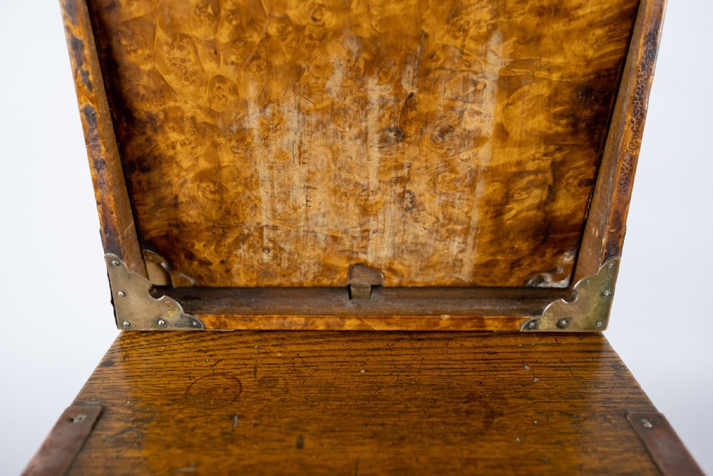 Campaign Style Burr Walnut & Mahogany Folding Vanity Box View XV