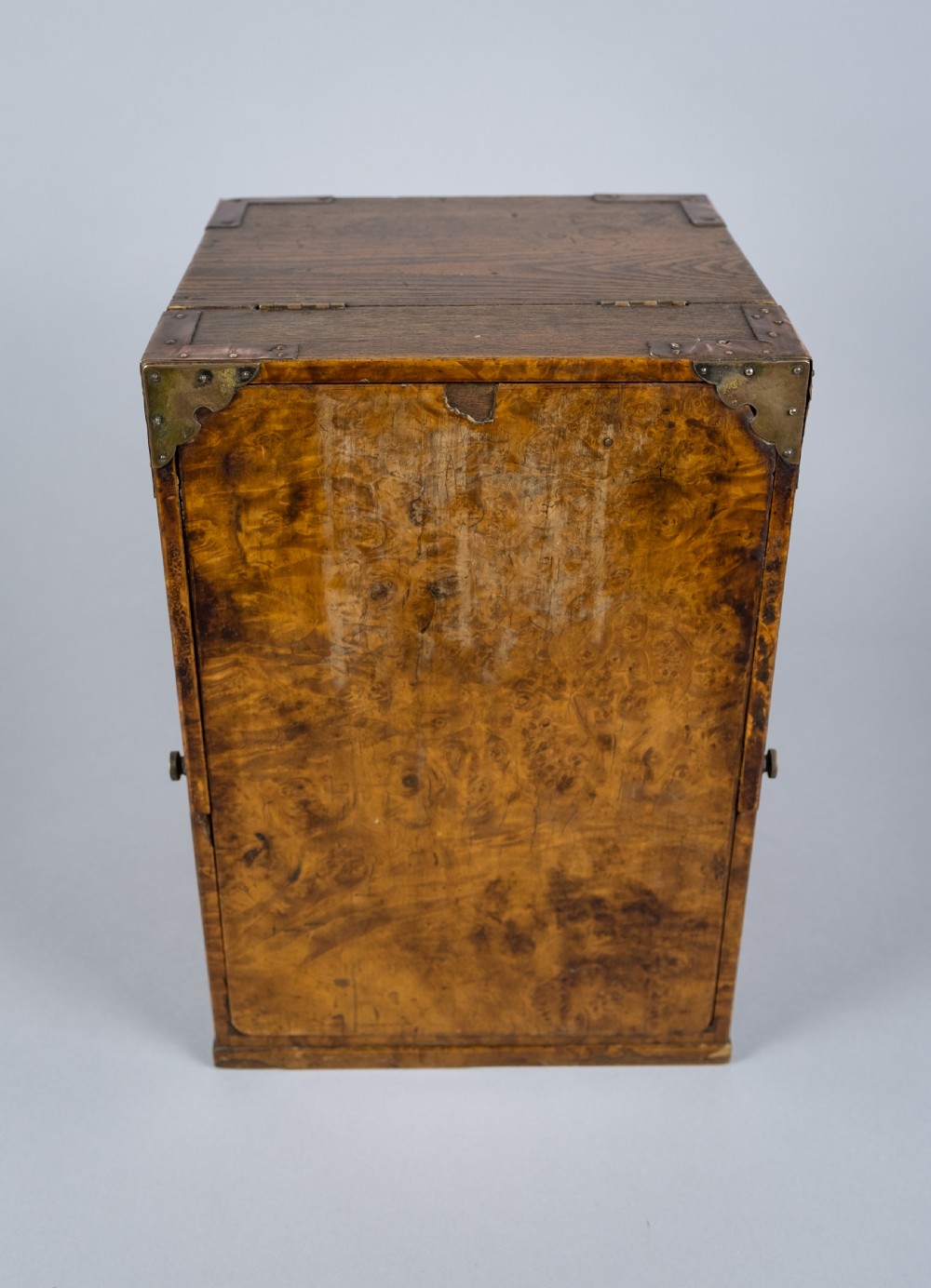 Campaign Style Burr Walnut & Mahogany Folding Vanity Box View XVI