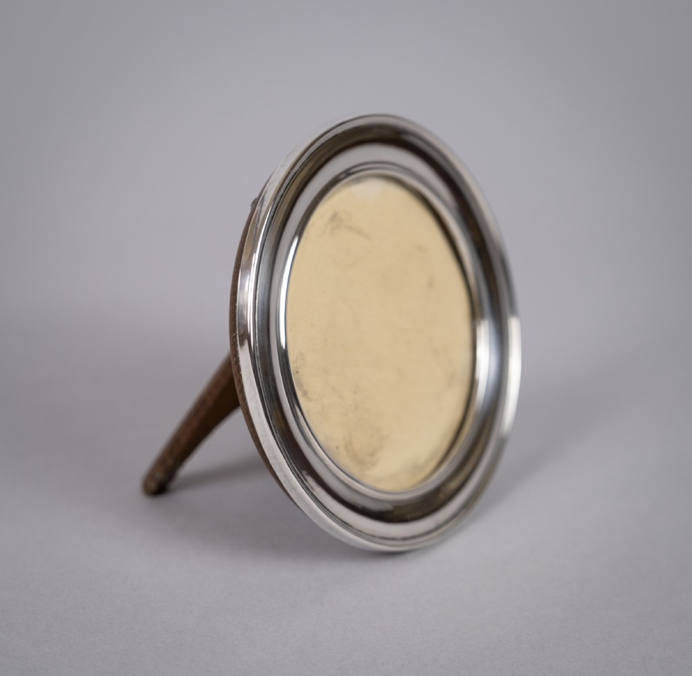 Sterling Silver Art Deco Circular Frame by Baldwin & Marriott, 1921. View IV