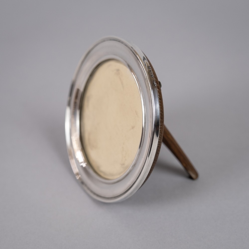 Sterling Silver Art Deco Circular Frame by Baldwin & Marriott, 1921. View VII
