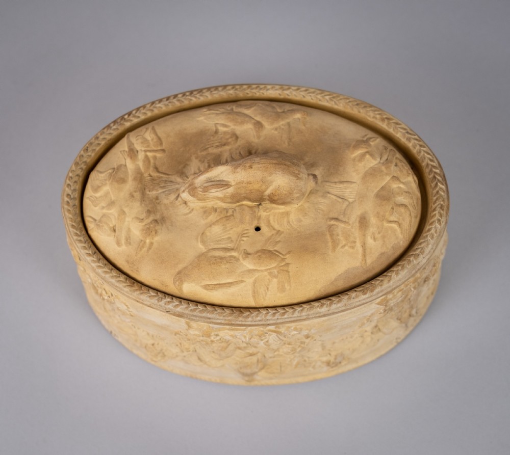 Large 19th Century Wedgwood Caneware Game Pie Dish, c.1860. View IV
