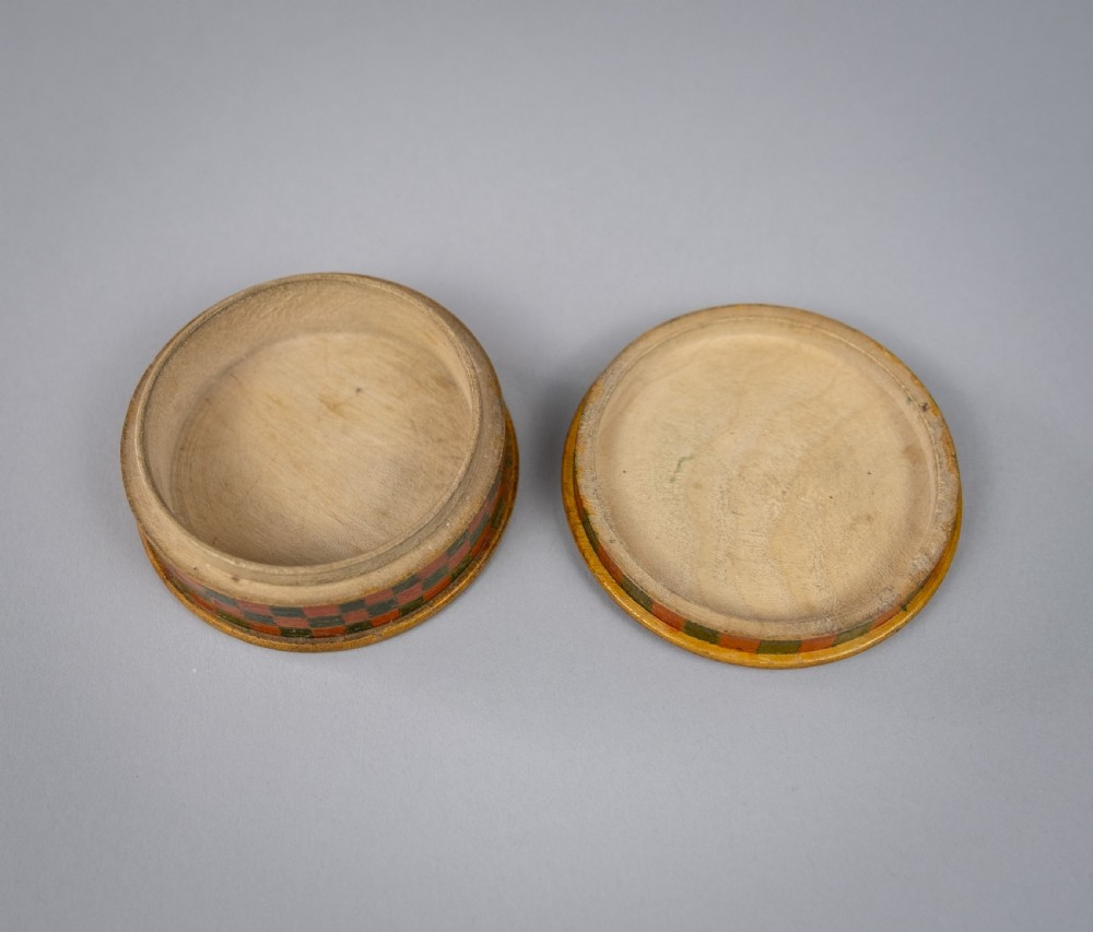 Early 20th Century Harlequin Painted Treen Snuff Box. View VI