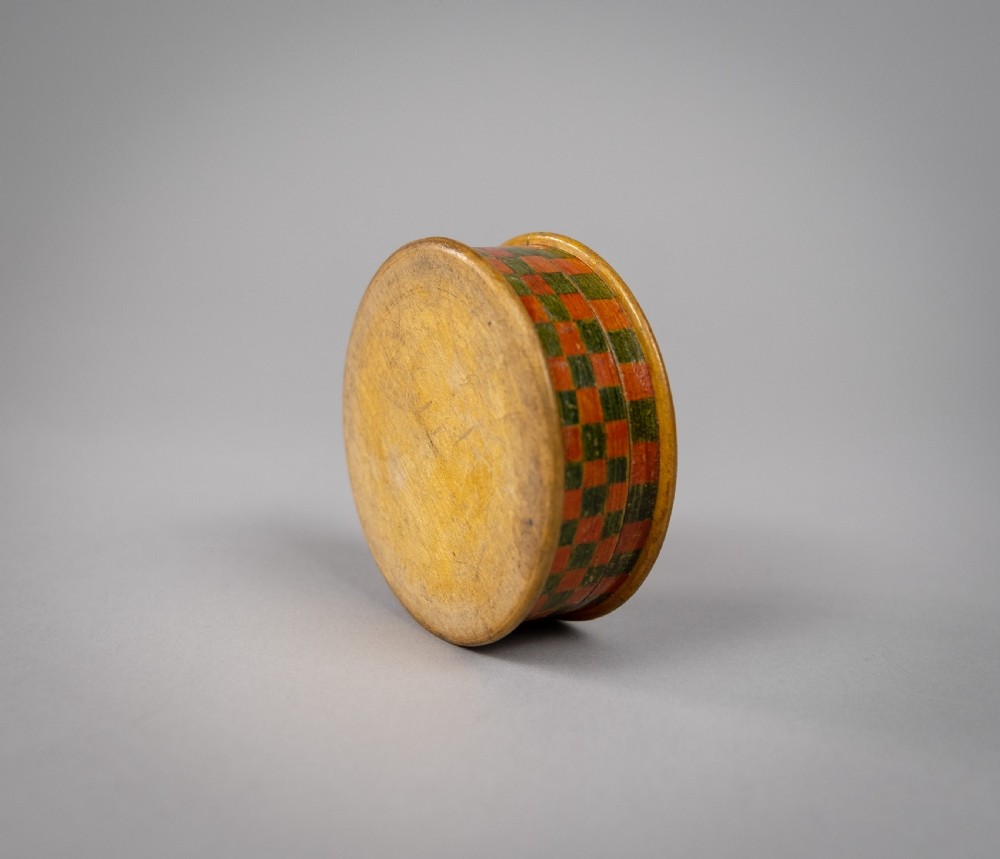 Early 20th Century Harlequin Painted Treen Snuff Box. View VII