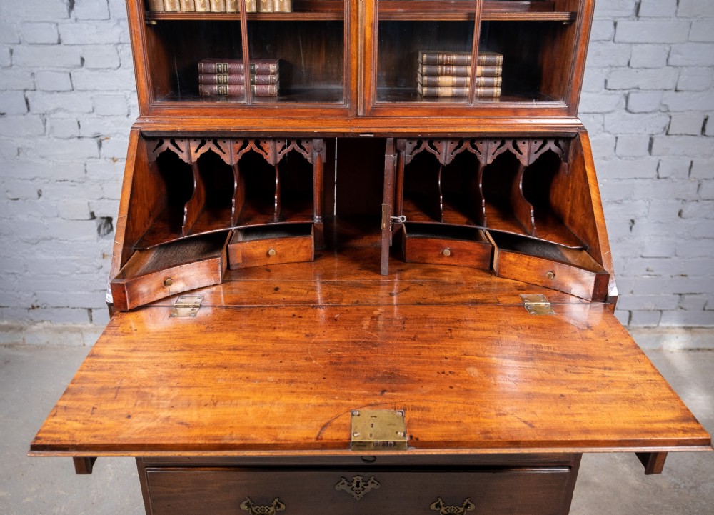 Fine George II Chippendale Period Bureau Bookcase With Bramah Lock. View VII