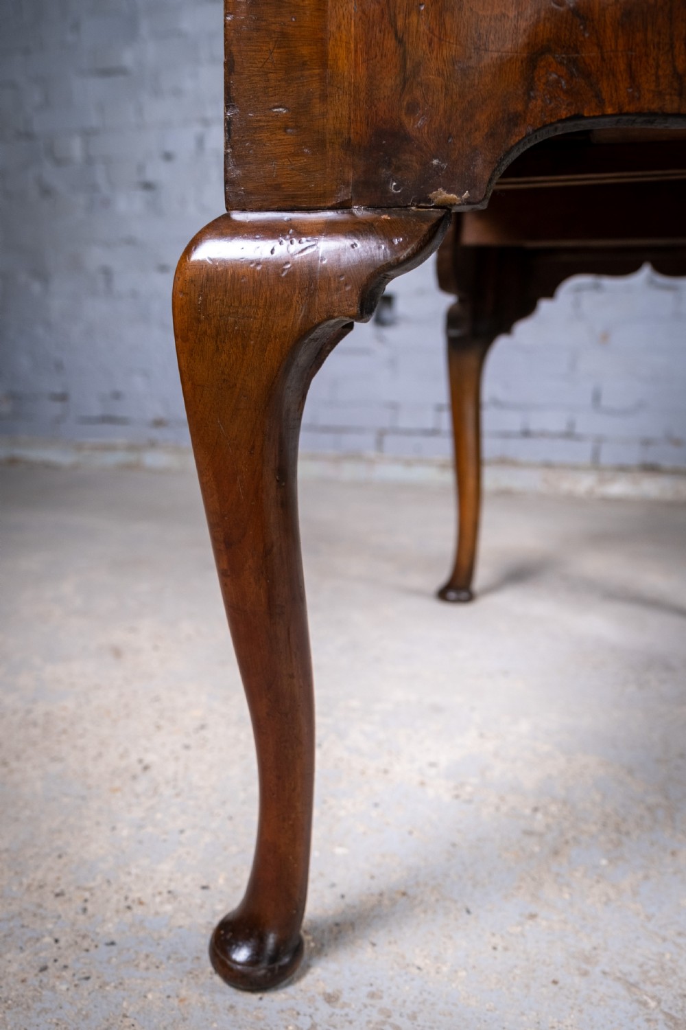 18th Century Georgian Featherbanded Walnut Lowboy View XI