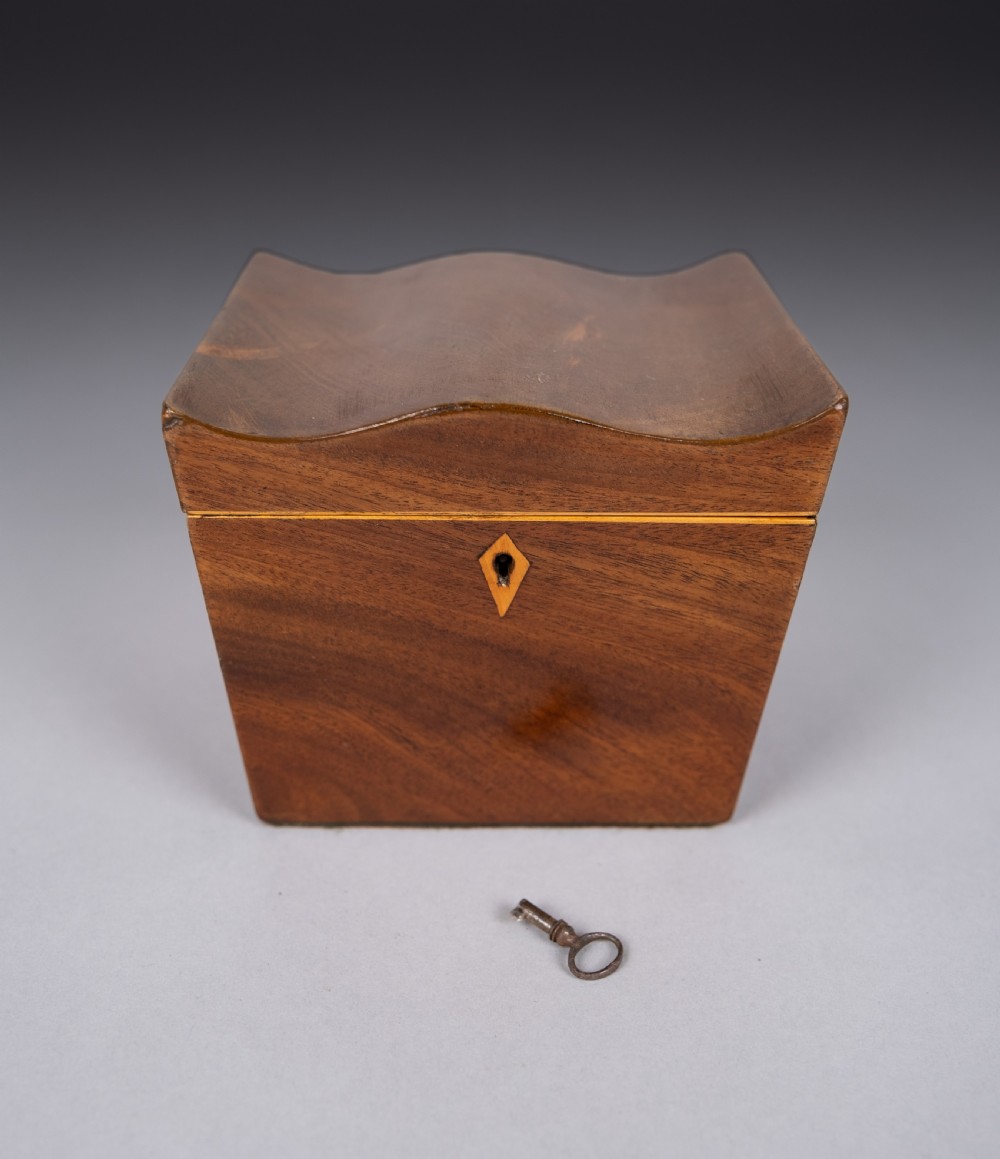 George III Mahogany Serpentine Top Tea Caddy, c.1790 View III