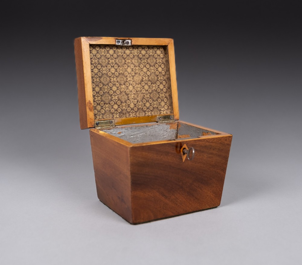 George III Mahogany Serpentine Top Tea Caddy, c.1790 View V
