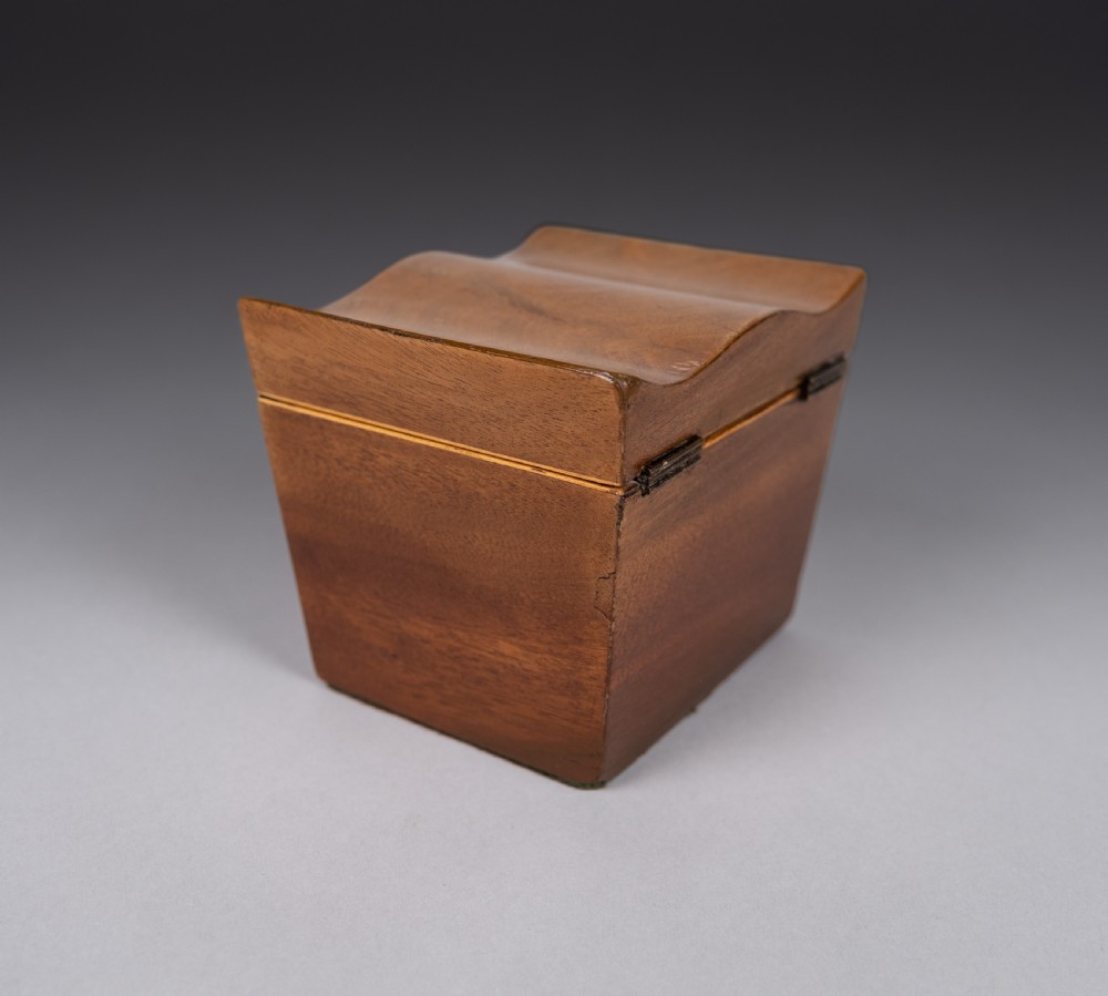 George III Mahogany Serpentine Top Tea Caddy, c.1790 View IX