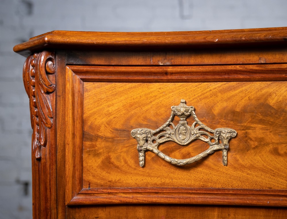 Serpentine Chest Of Drawers by P.G. Axner, Stockholm, c.1850 View VI