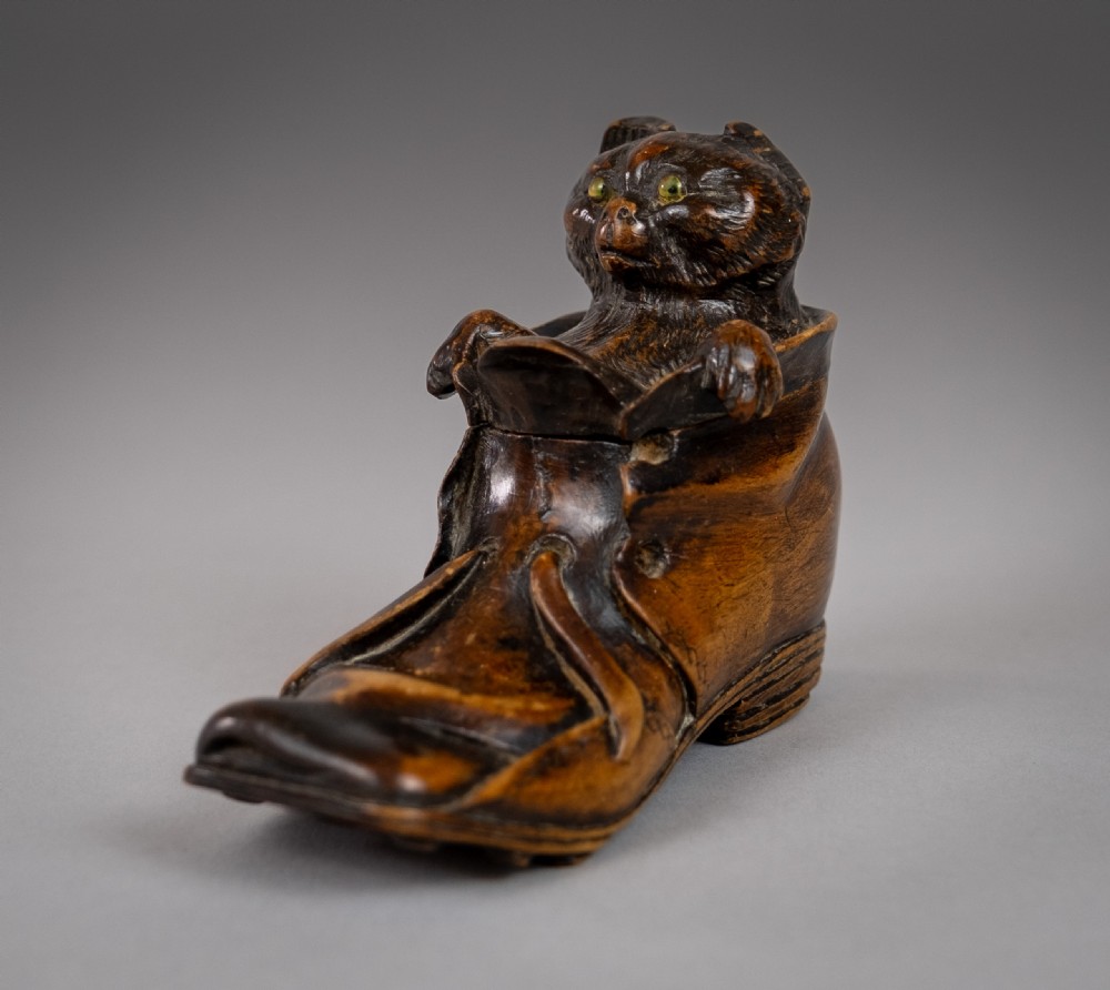19th Century Carved Cat In Boot Novelty Inkwell View XI