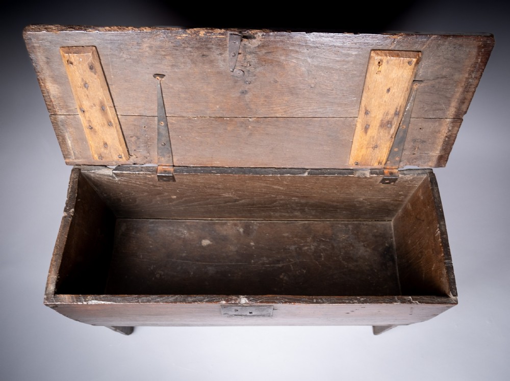 17th Century Oak Six Plank Coffer View VIII