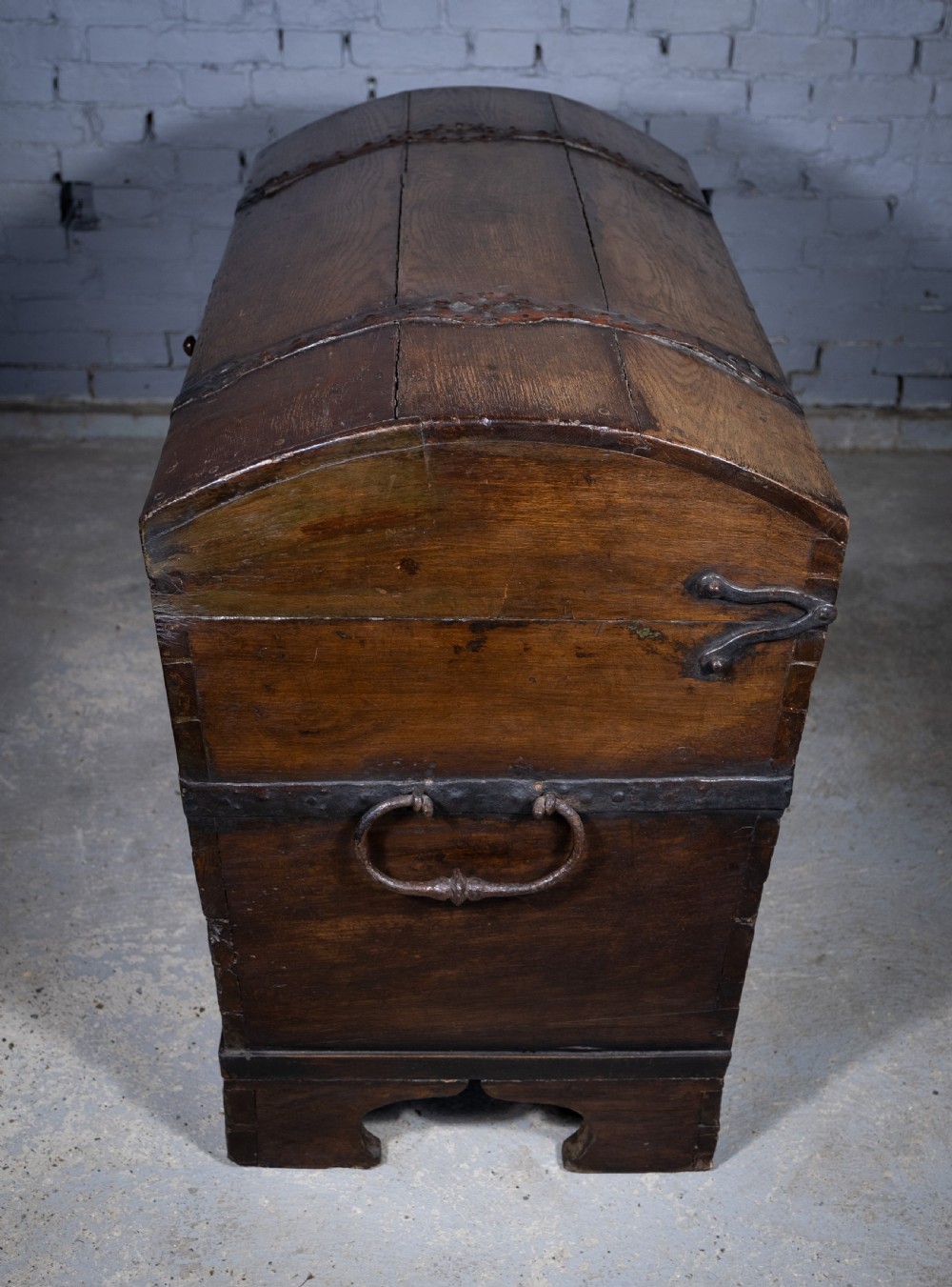 Large 17th Century Oak & Iron Bound Baroque Chest With Original Key, c.1700 View XV