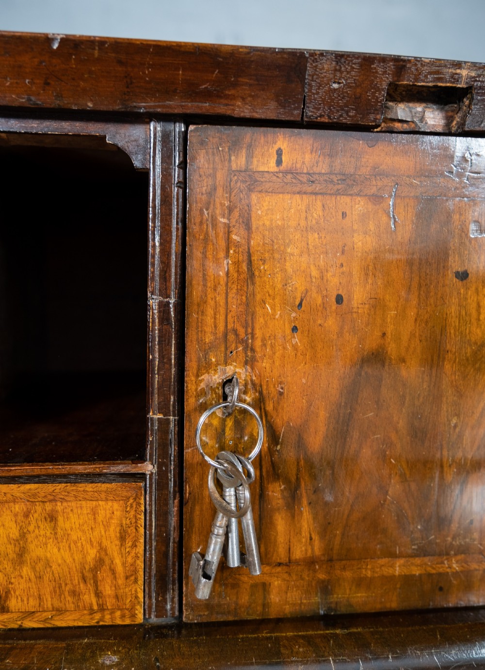 George I Walnut & Featherbanded Bureau, c.1720 View XVI