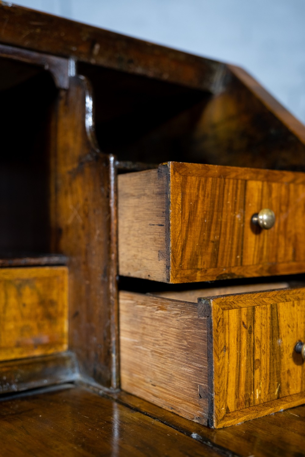 George I Walnut & Featherbanded Bureau, c.1720 View XVII