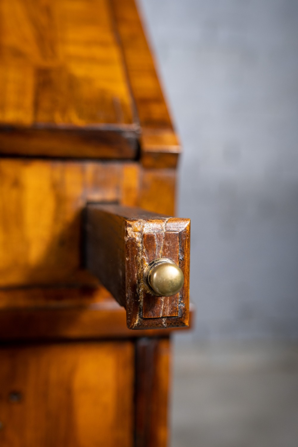 George I Walnut & Featherbanded Bureau, c.1720 View XXI