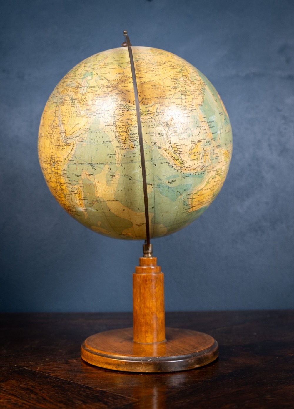 Art Deco Philips 12 Inch Terrestrial Globe, c.1930s View II