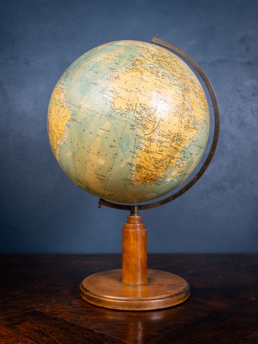 Art Deco Philips 12 Inch Terrestrial Globe, c.1930s View VIII