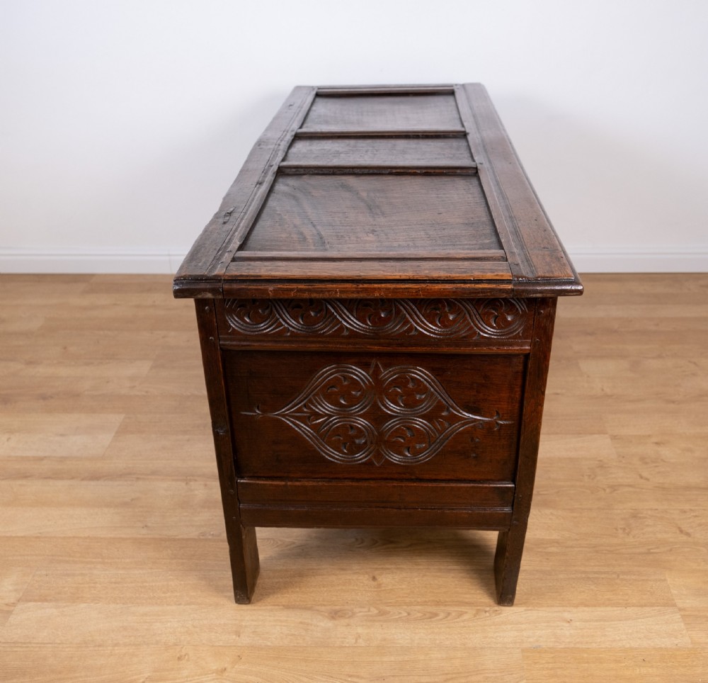 Large 17th Century Oak Coffer View IV