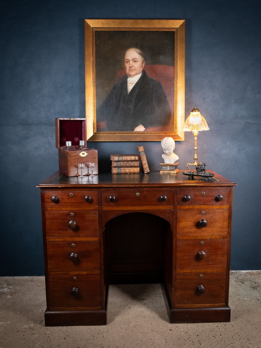 Large 19th Century Portrait Of A Gentleman - English School. Oil On Canvas. View XII