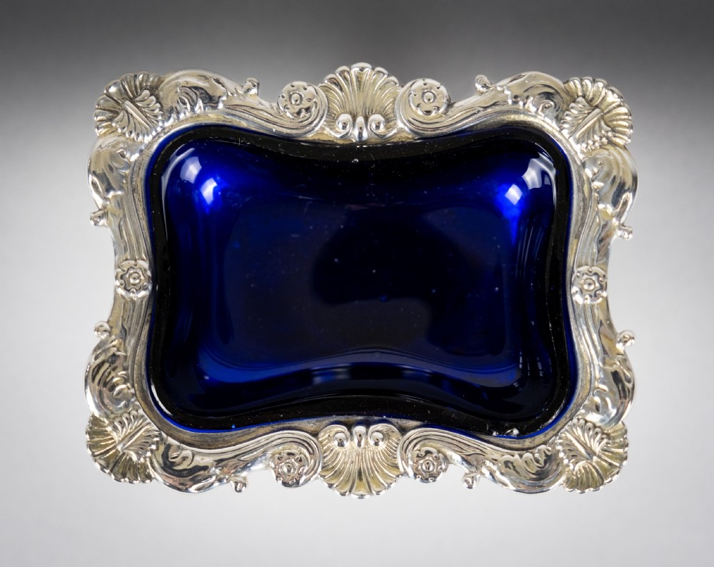 George III Silver Pedestal Open Salts by Samuel Hennell & John Terry, 1814. View IX