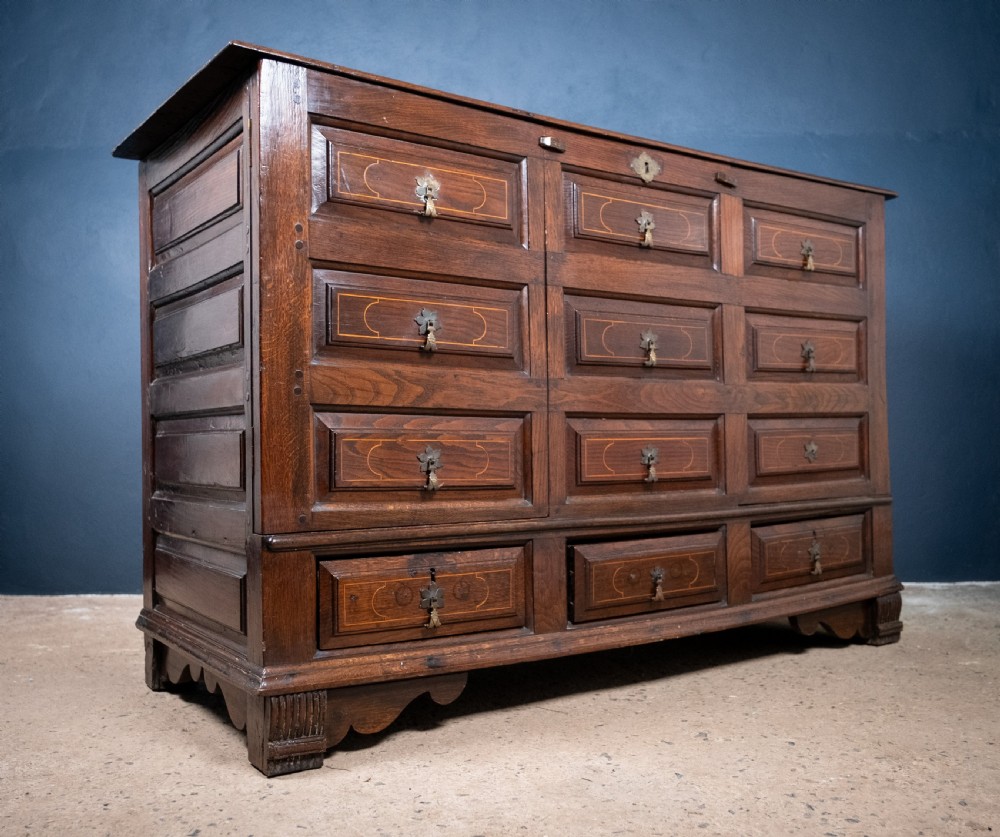 Early 18th Century Oak Cupboard / Mule Chest View V