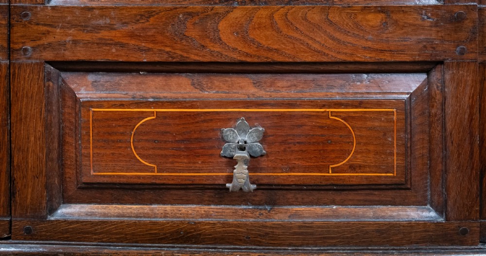 Early 18th Century Oak Cupboard / Mule Chest View XII