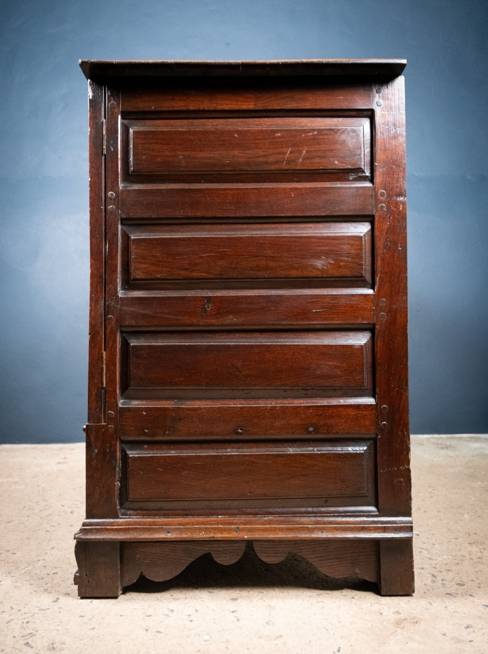 Early 18th Century Oak Cupboard / Mule Chest View XIII