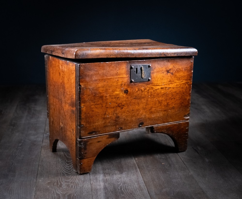 Small Vernacular Elm and Pine Coffer, c.1800