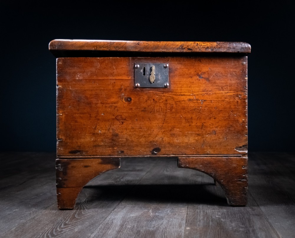 Small Vernacular Elm and Pine Coffer, c.1800 View III