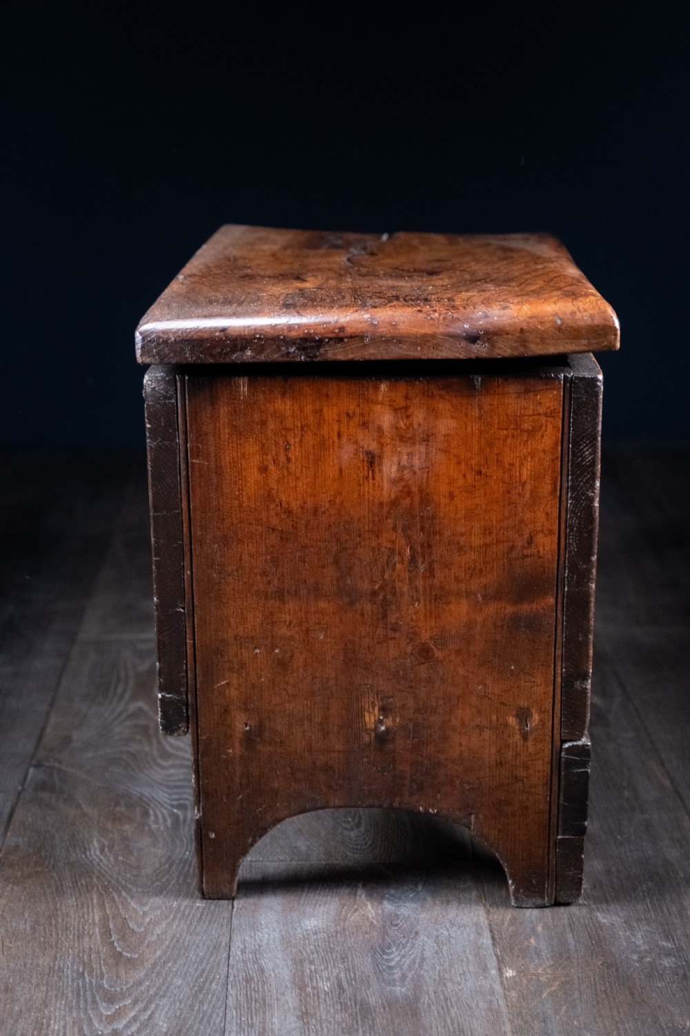 Small Vernacular Elm and Pine Coffer, c.1800 View X