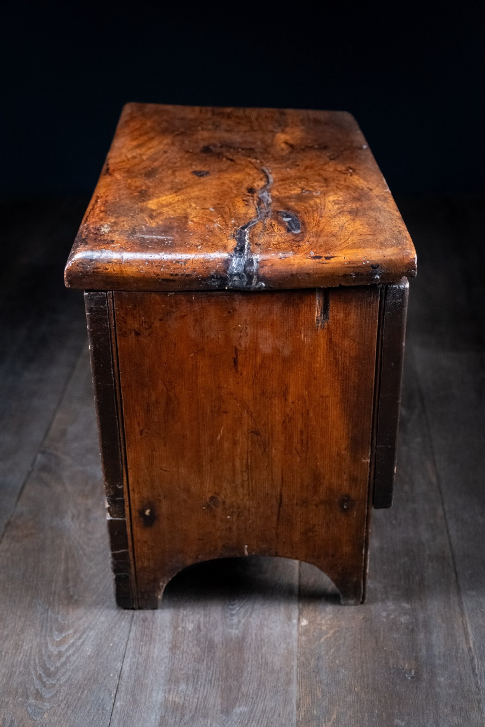 Small Vernacular Elm and Pine Coffer, c.1800 View XI