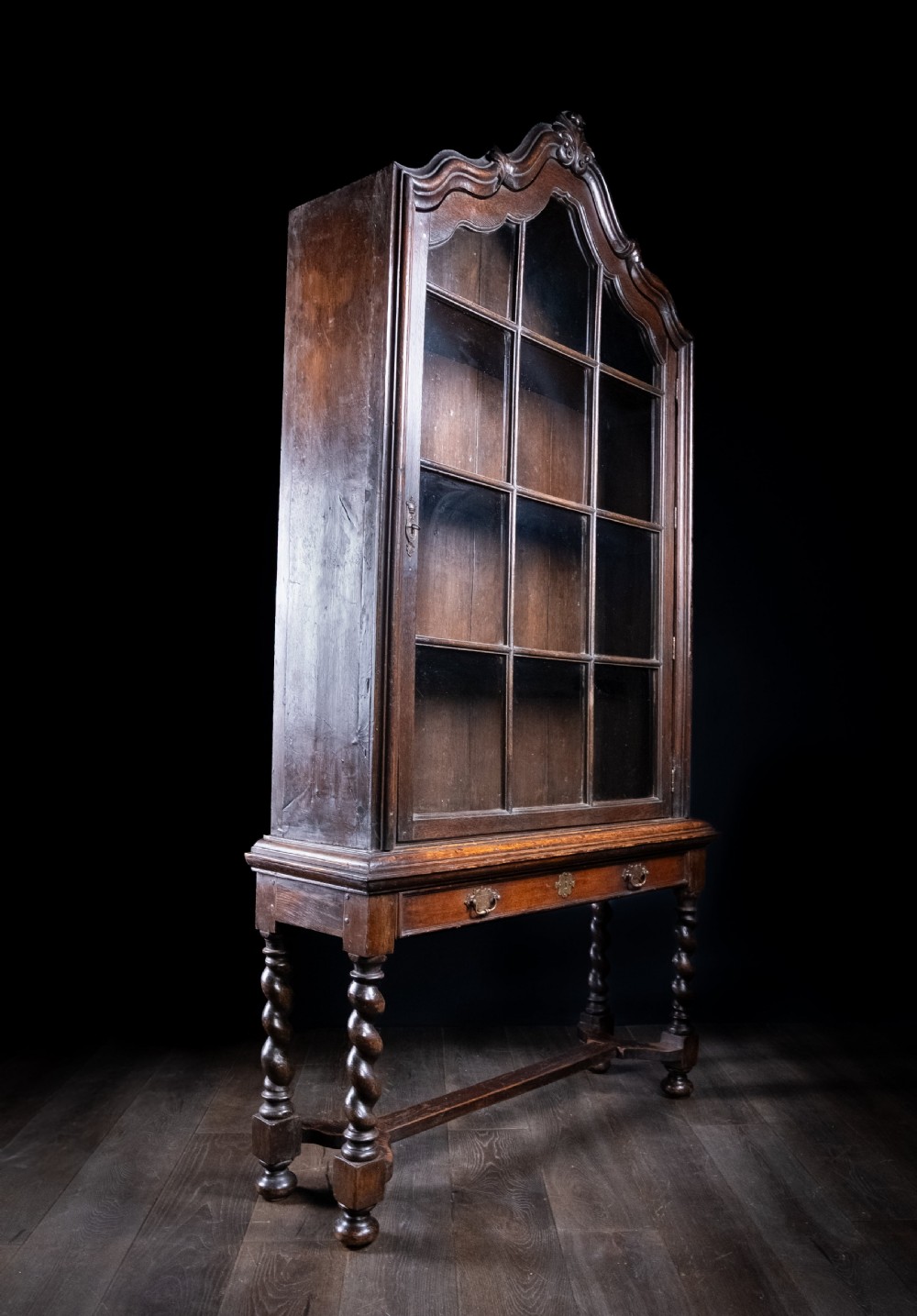 William & Mary Oak Glazed Bookcase On Stand, c.1680 View III