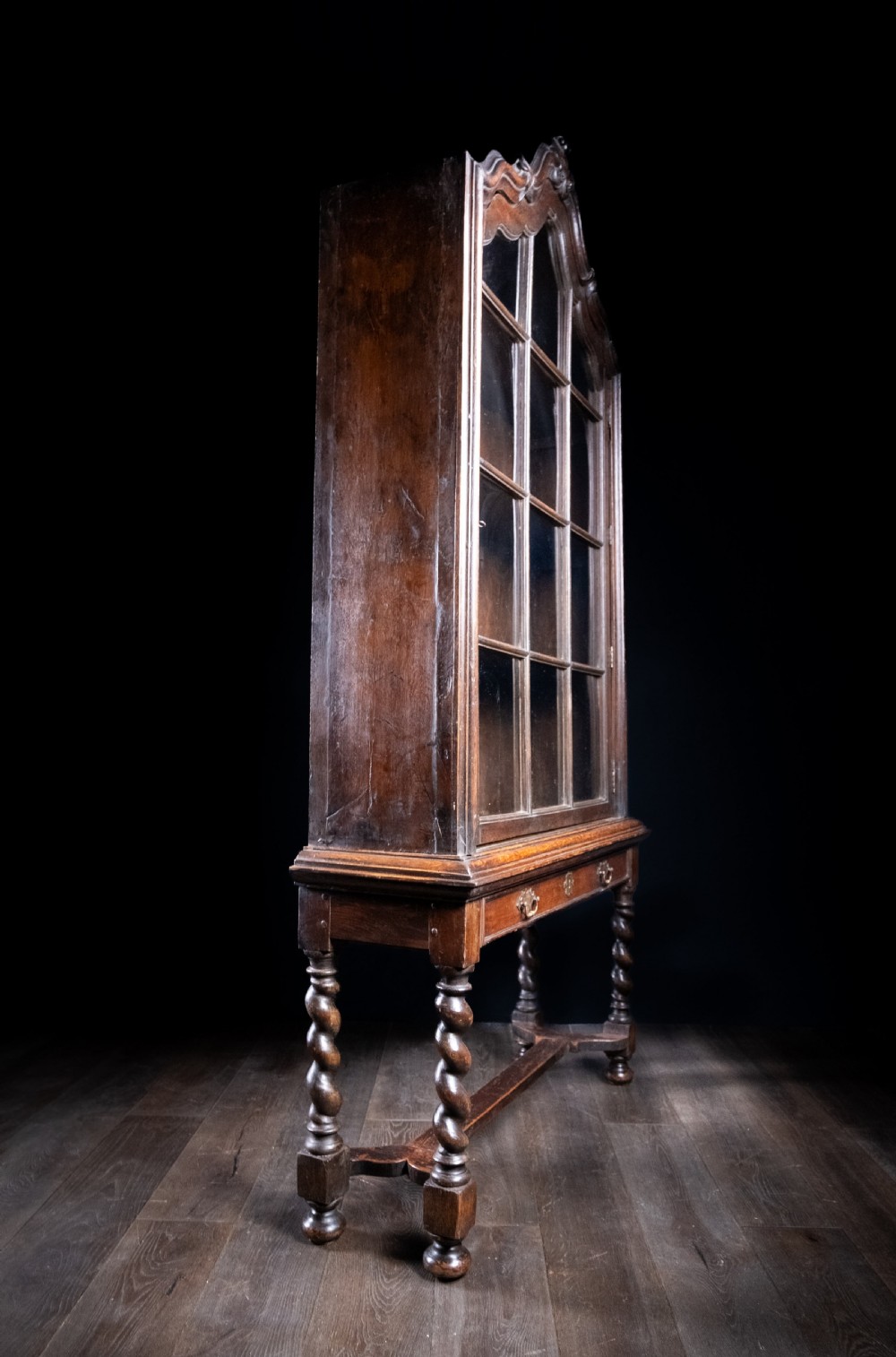 William & Mary Oak Glazed Bookcase On Stand, c.1680 View IV