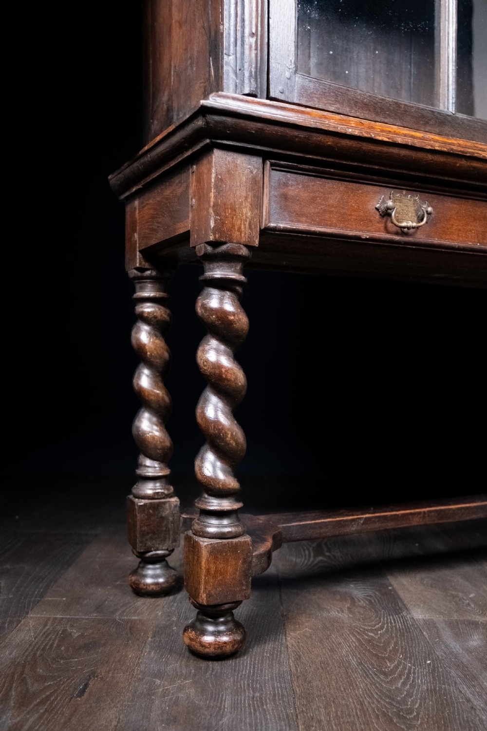 William & Mary Oak Glazed Bookcase On Stand, c.1680 View VII