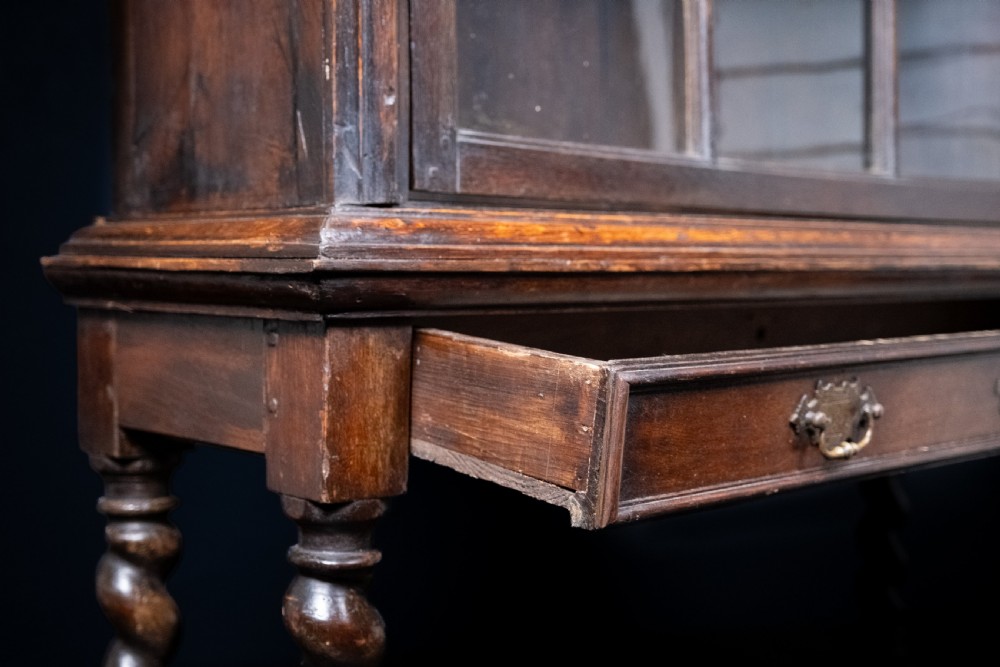 William & Mary Oak Glazed Bookcase On Stand, c.1680 View VIII
