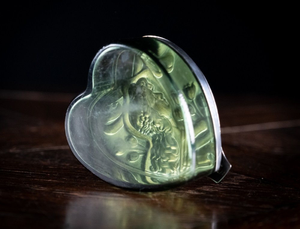 Large Silver & Green Glass Heart Box by Levi & Salaman, Birmingham, 1901. View IV